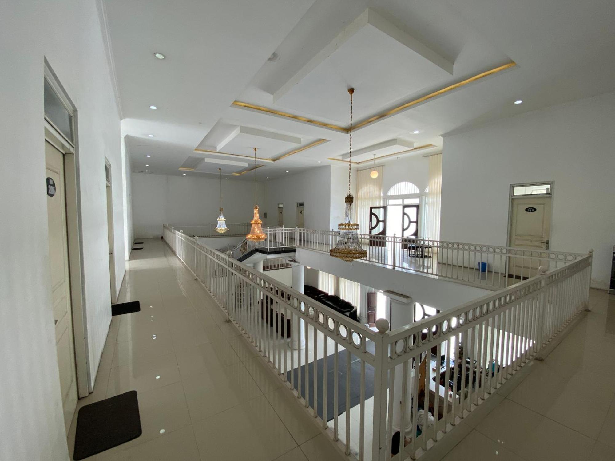 Griya Rw Family Guest House Redpartner Surakarta  Exterior photo